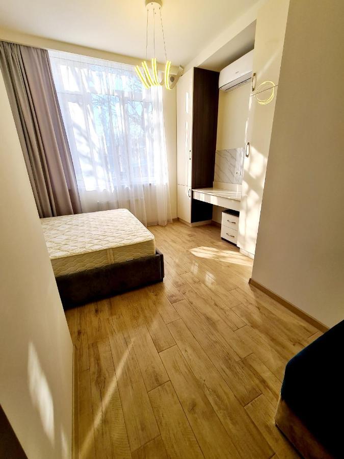 Deluxe Apartment In City Center Єреван Екстер'єр фото