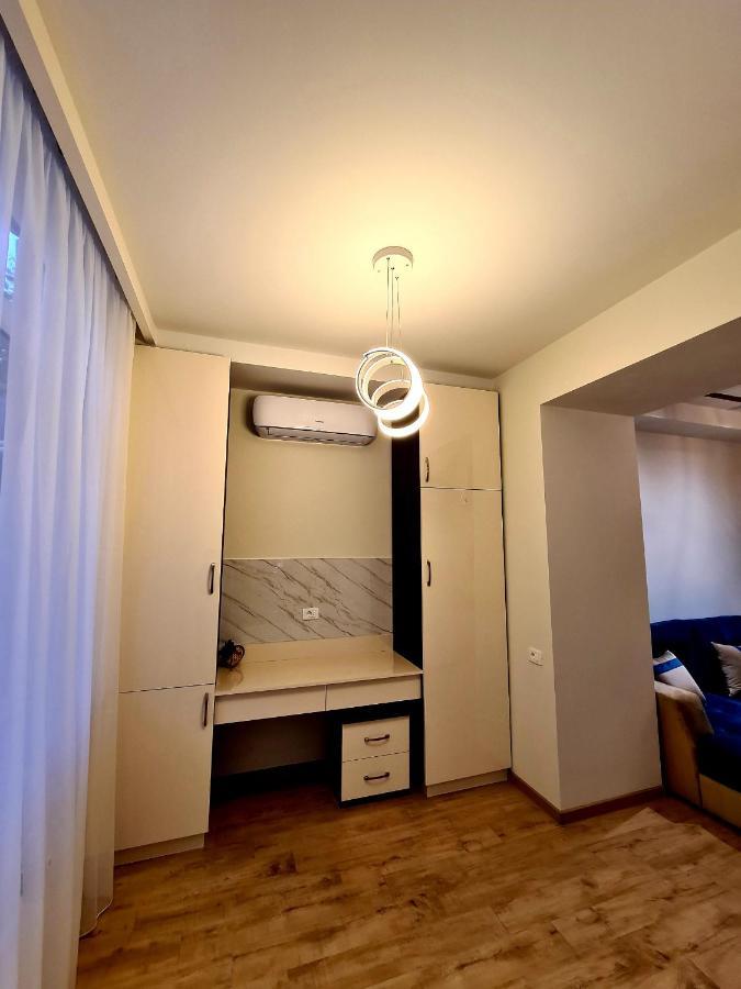 Deluxe Apartment In City Center Єреван Екстер'єр фото